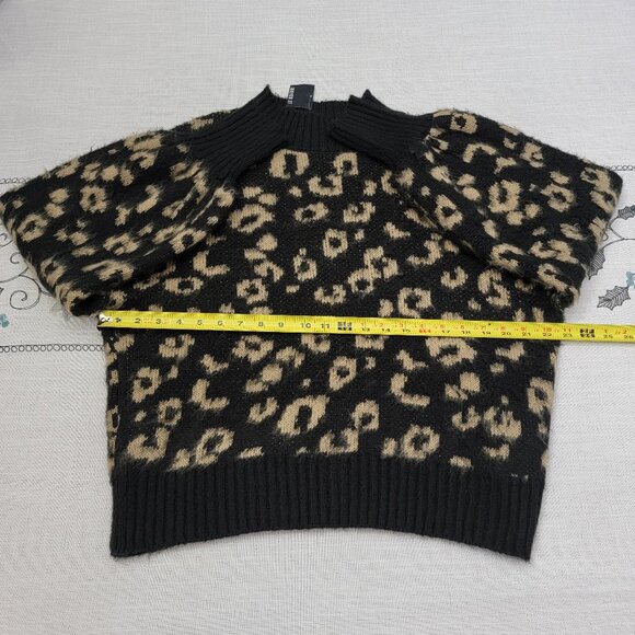 Forever 21 Women's M Black Tan Leopard Print Fuzzy Oversize Sweater - Picture 1 of 7